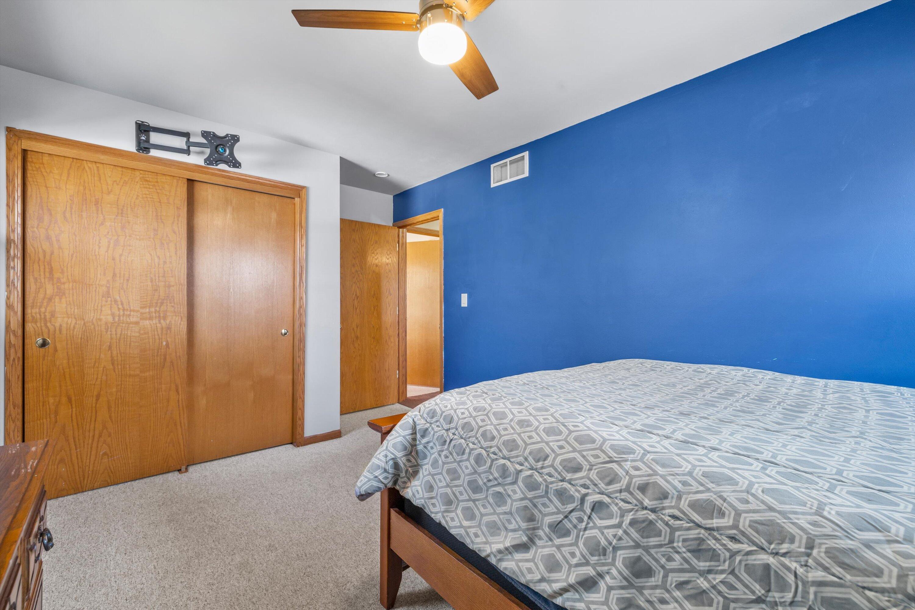 702 Fox Knoll Drive Rochester, WI 53185 - Photo 20 of 40 03-IMG_2174