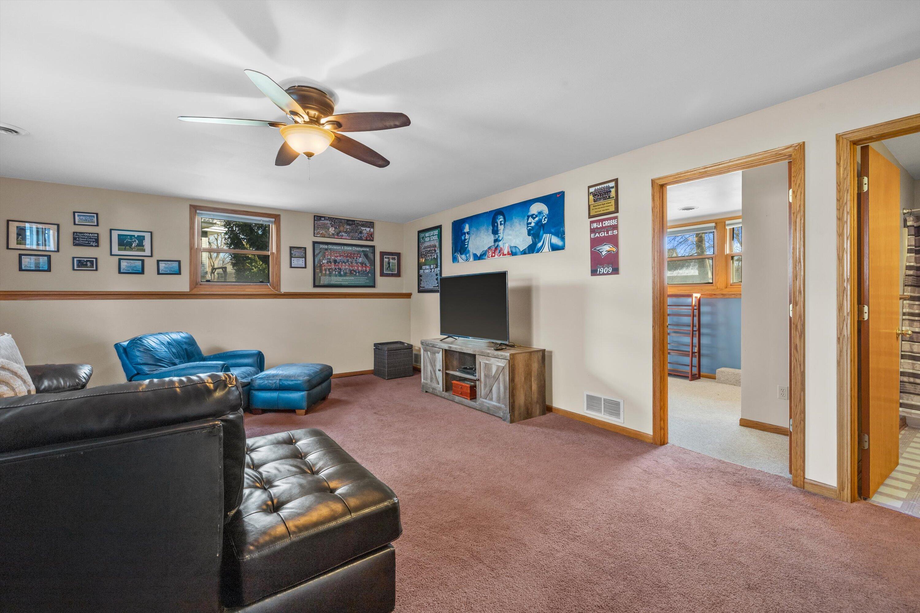 702 Fox Knoll Drive Rochester, WI 53185 - Photo 23 of 40 22-IMG_2276