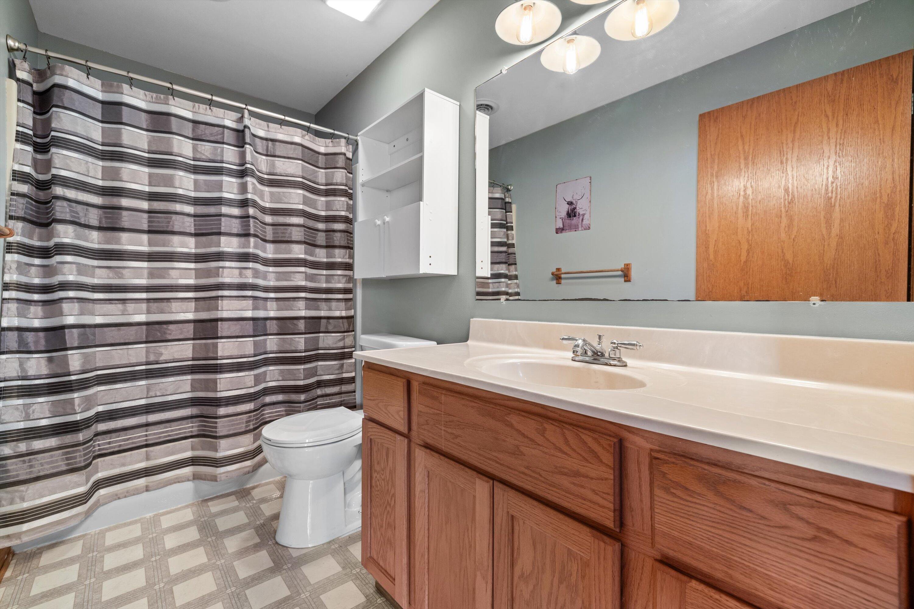 702 Fox Knoll Drive Rochester, WI 53185 - Photo 26 of 40 27-IMG_2300