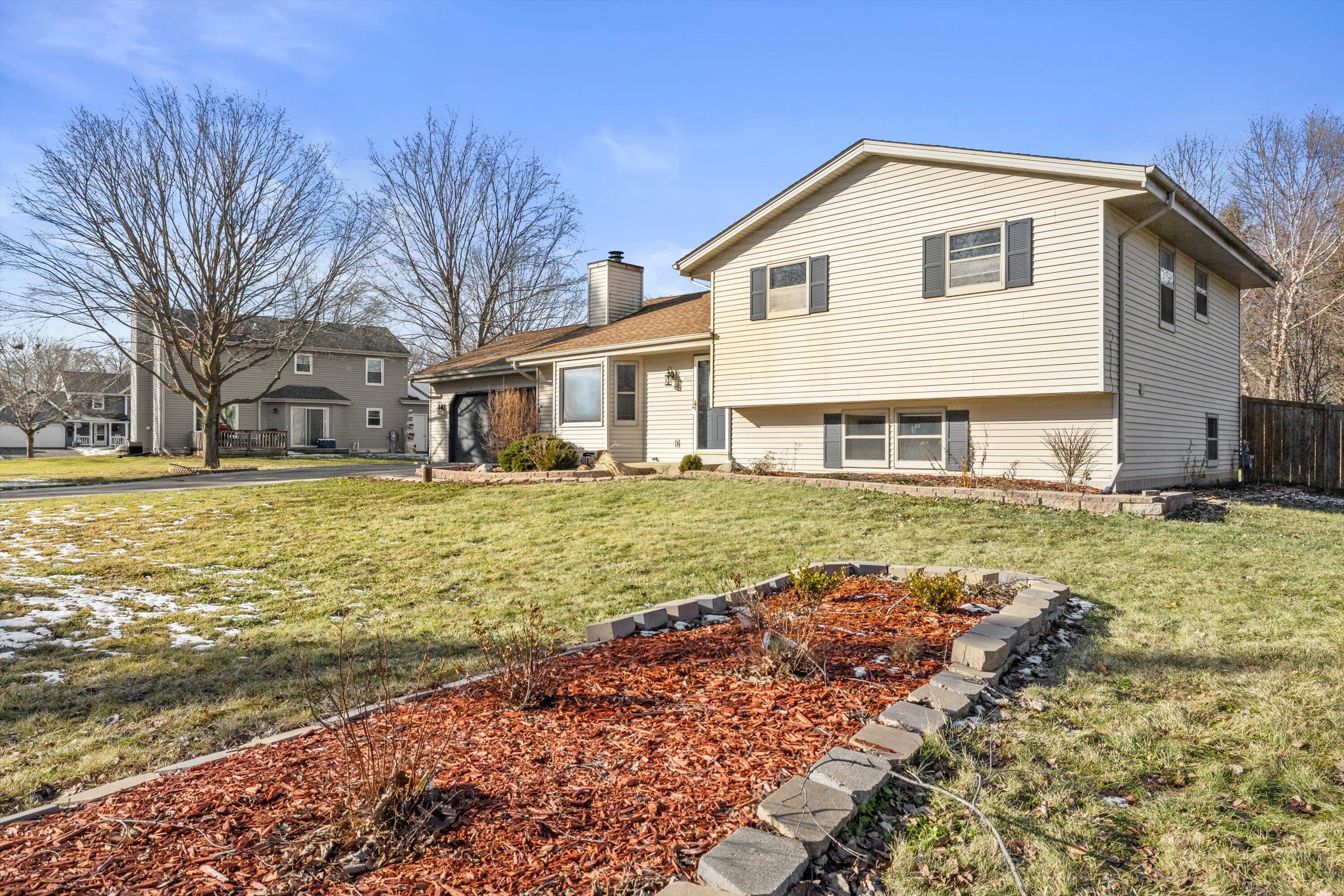 702 Fox Knoll Drive Rochester, WI 53185 - Photo 29 of 40 42-IMG_2345