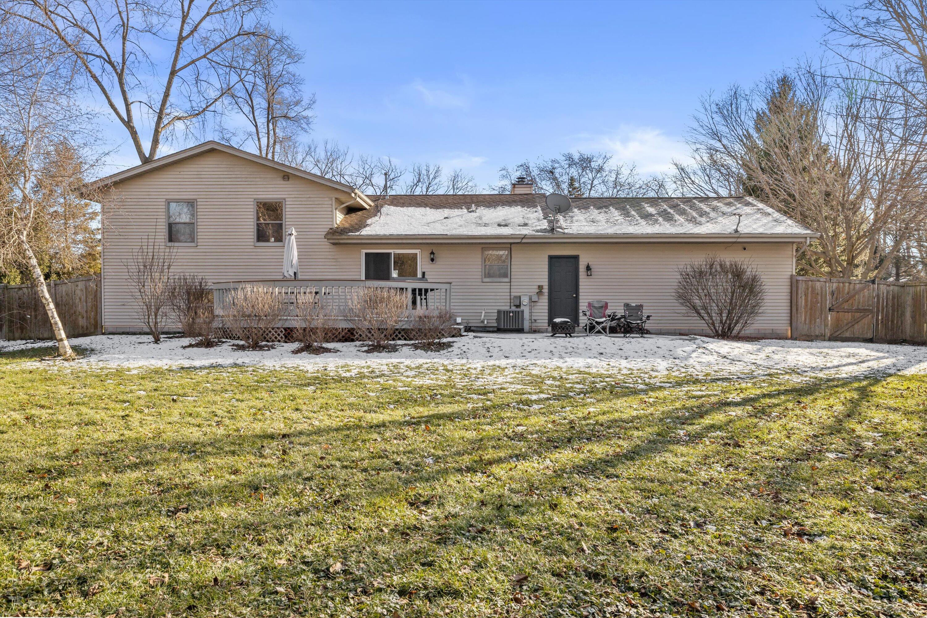 702 Fox Knoll Drive Rochester, WI 53185 - Photo 32 of 40 38-IMG_2333