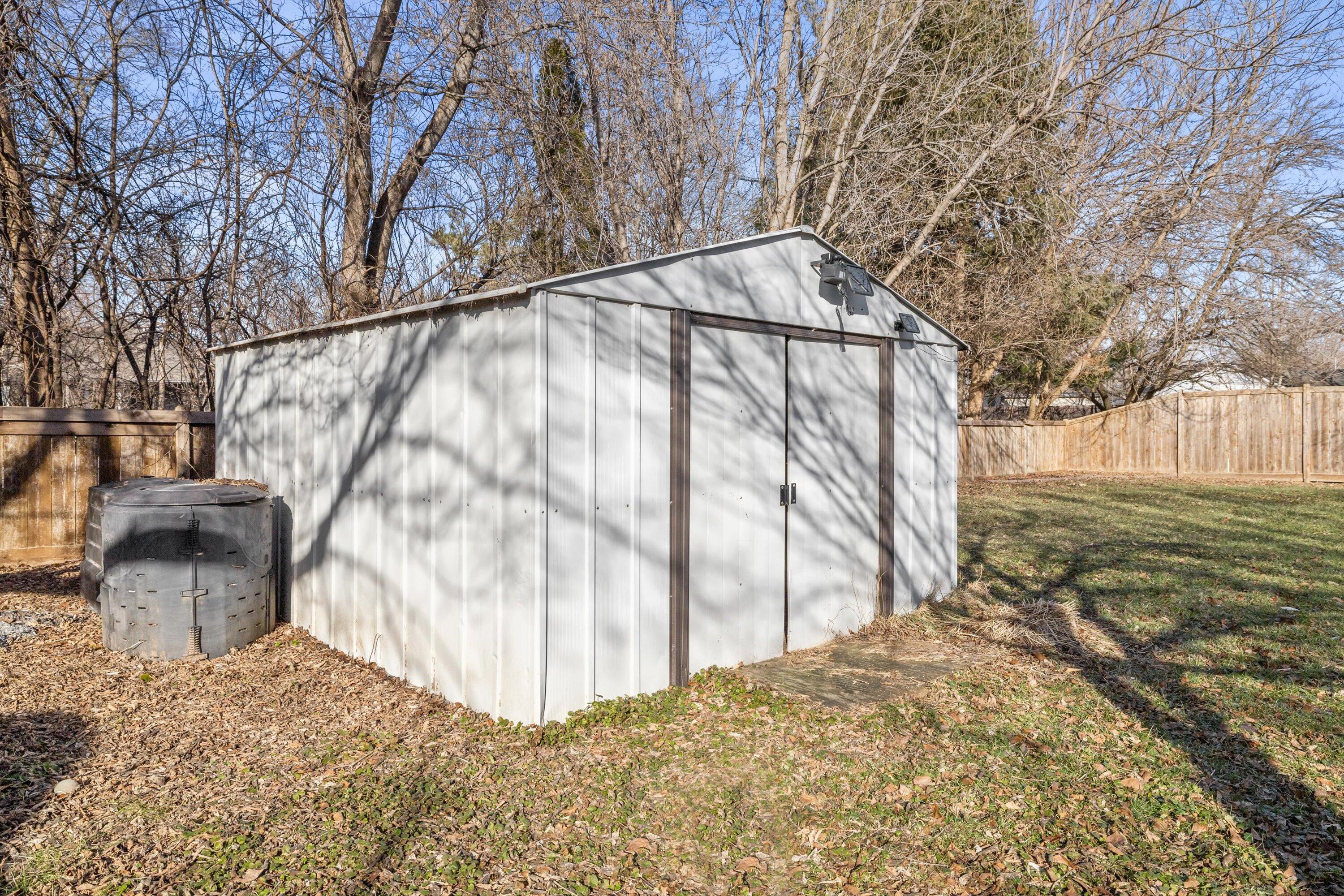 702 Fox Knoll Drive Rochester, WI 53185 - Photo 34 of 40 36-IMG_2327