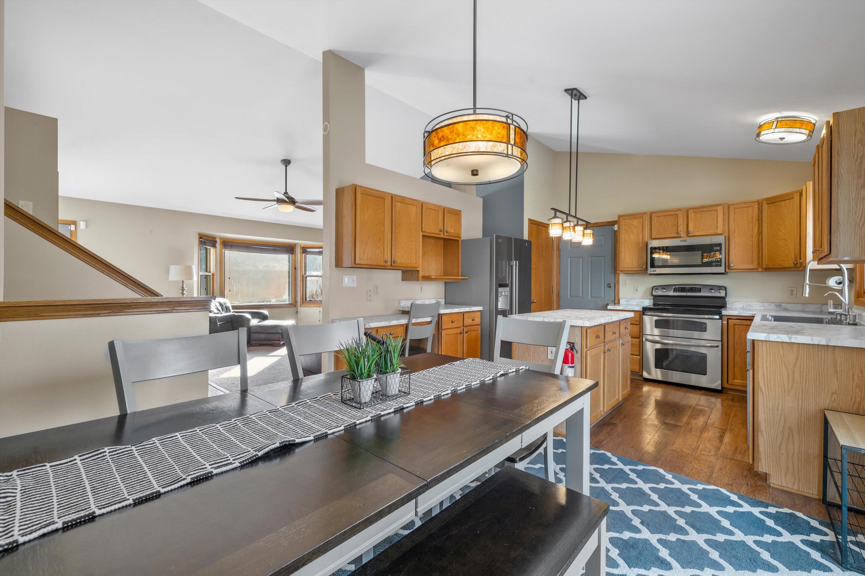 702 Fox Knoll Drive Rochester, WI 53185 - Photo 8 of 40 16-IMG_2246