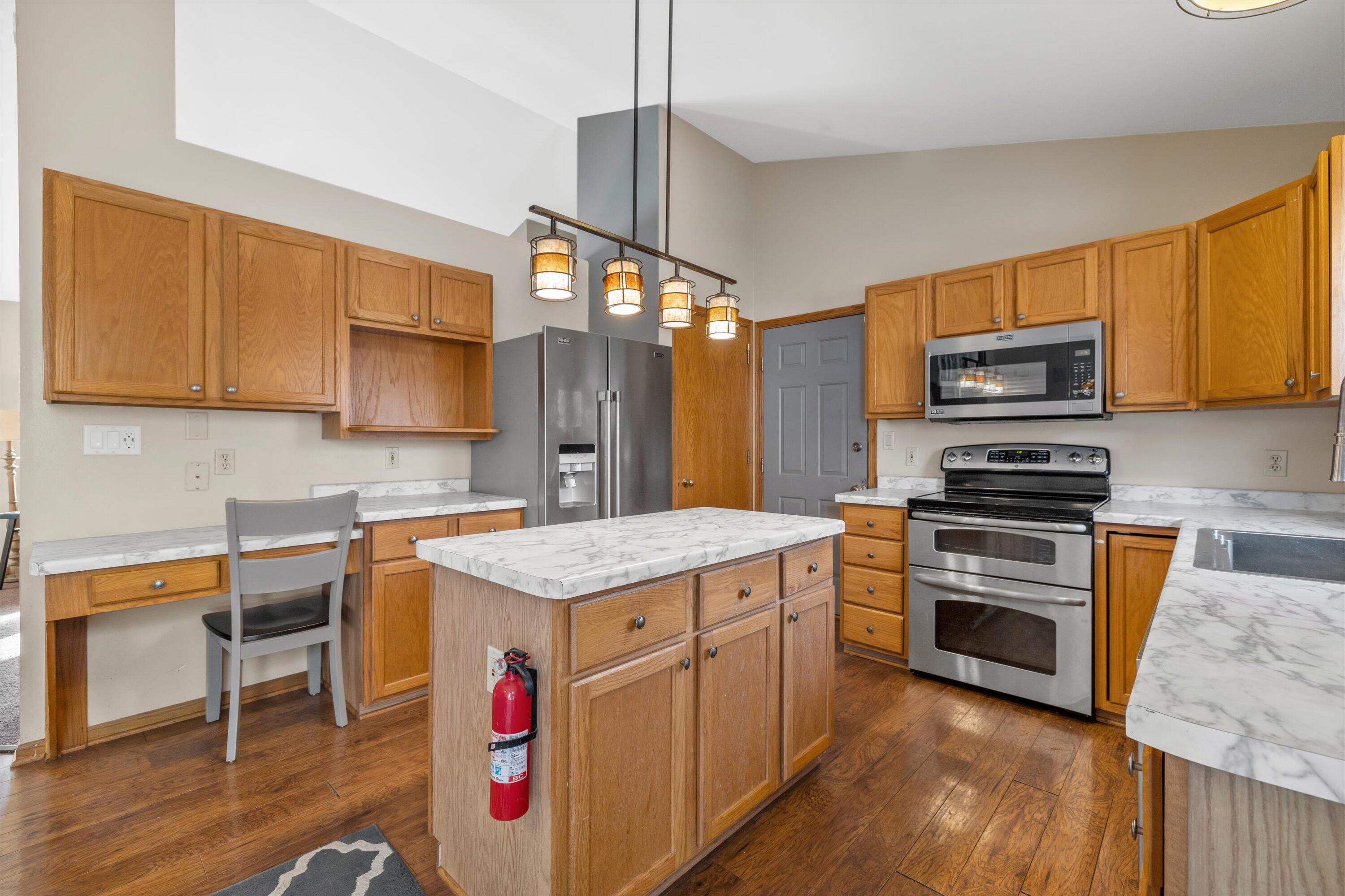 702 Fox Knoll Drive Rochester, WI 53185 - Photo 10 of 40 17-IMG_2249