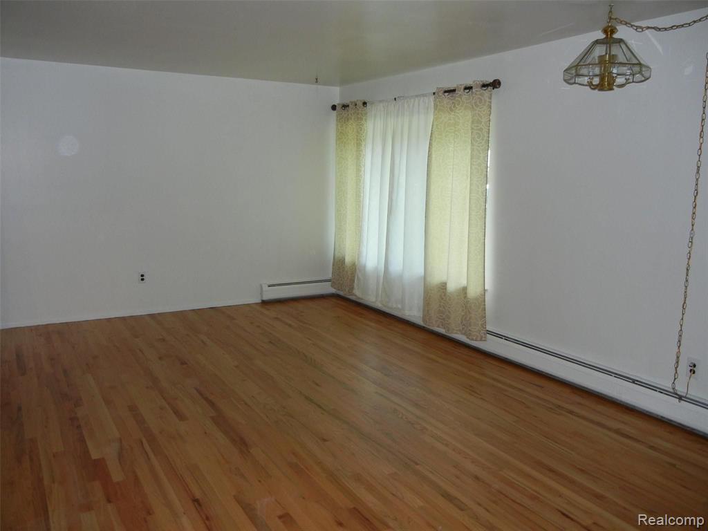 23960 Rockingham Street Southfield, MI 48033 - Photo 6 of 42