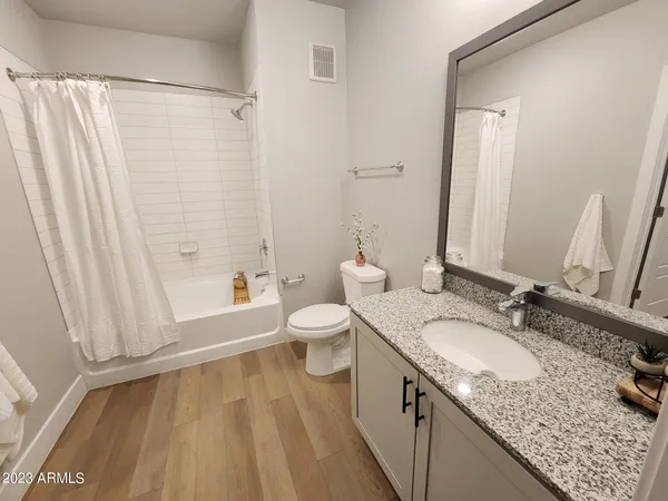 $1,929 | 1375 North 145th Avenue, Unit B2, Goodyear, AZ 85395