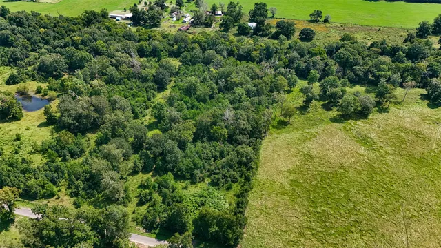 $185,000 | 1401 County Road 2061, Hull, TX 77564