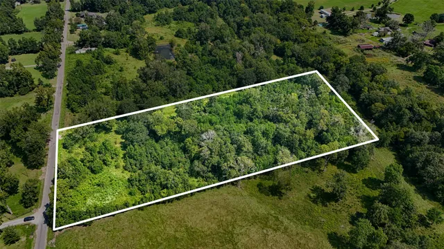 $185,000 | 1401 County Road 2061, Hull, TX 77564