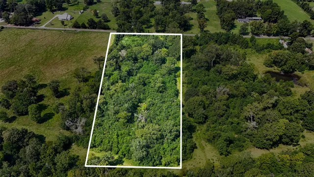 $185,000 | 1401 County Road 2061, Hull, TX 77564