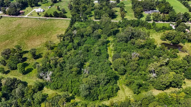 $185,000 | 1401 County Road 2061, Hull, TX 77564