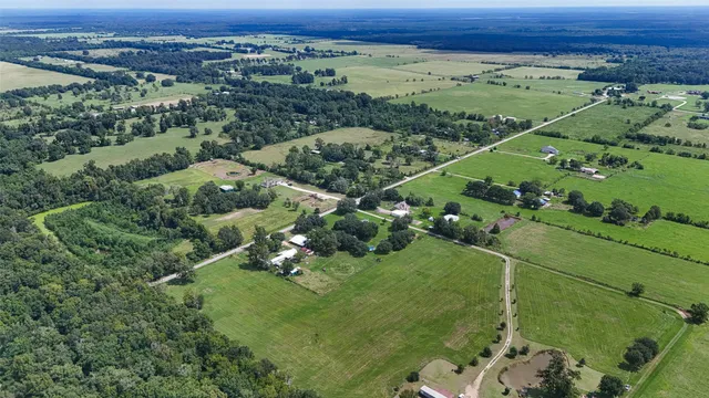 $185,000 | 1401 County Road 2061, Hull, TX 77564