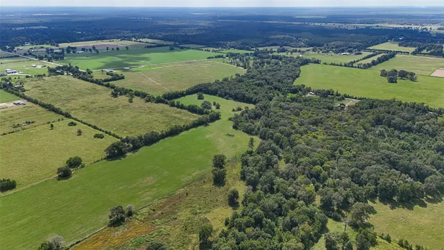 $185,000 | 1401 County Road 2061, Hull, TX 77564