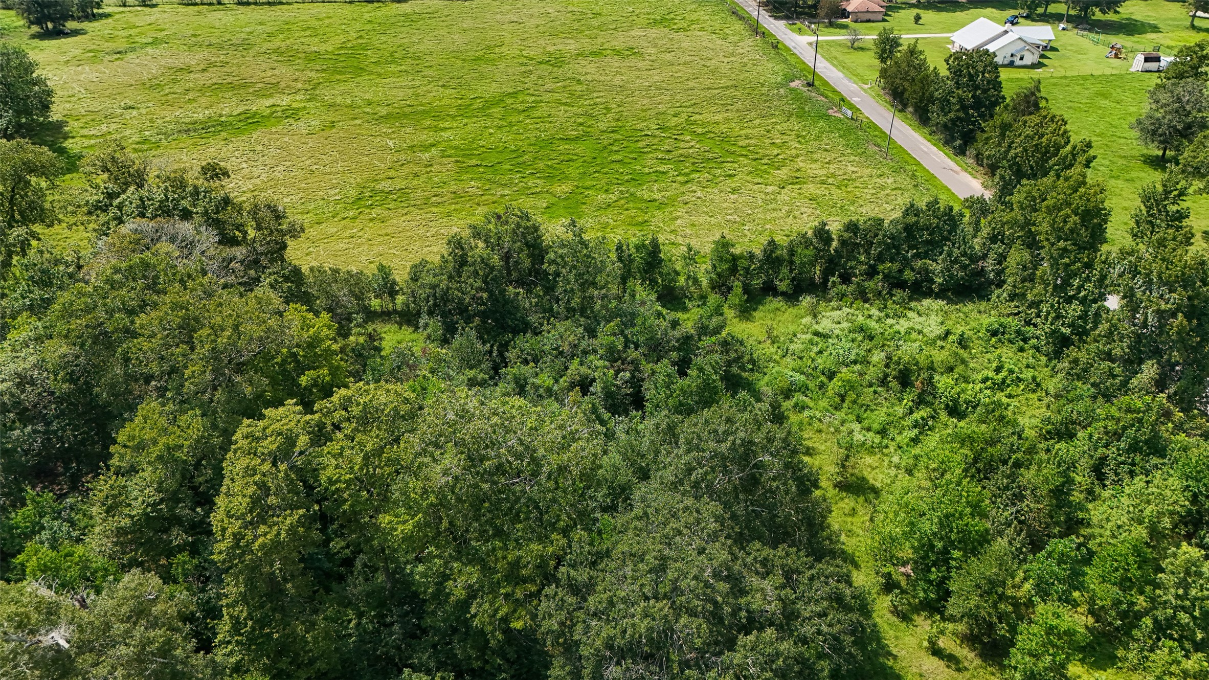 1401 County Road 2061 Hull, TX 77564 - Photo 5 of 29