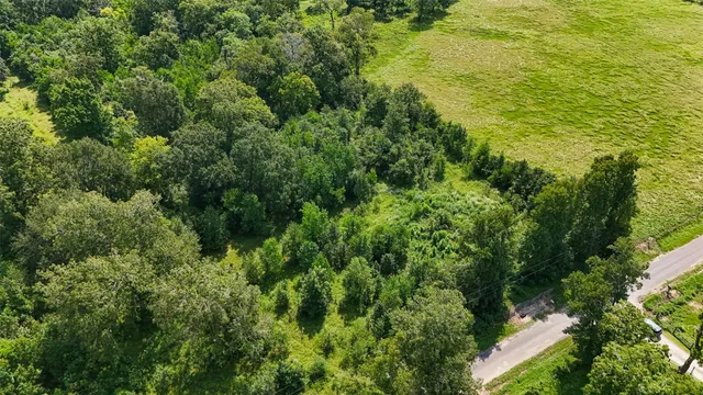 $185,000 | 1401 County Road 2061, Hull, TX 77564