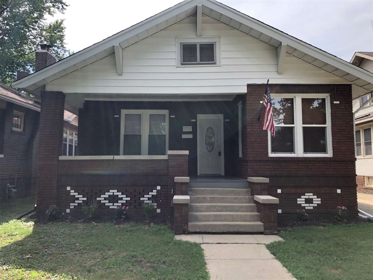 1717 South College Street Springfield, IL 62704 - Photo 1 of 20 Gallery Image 1