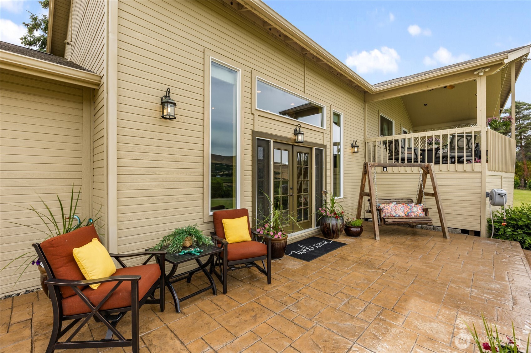 2049 Sleepy Hollow Road Wenatchee, WA 98801 - Photo 5 of 38