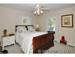 228 Palmer Road Waynesville, NC 28786 - Photo 8 of 11 Gallery Image 8