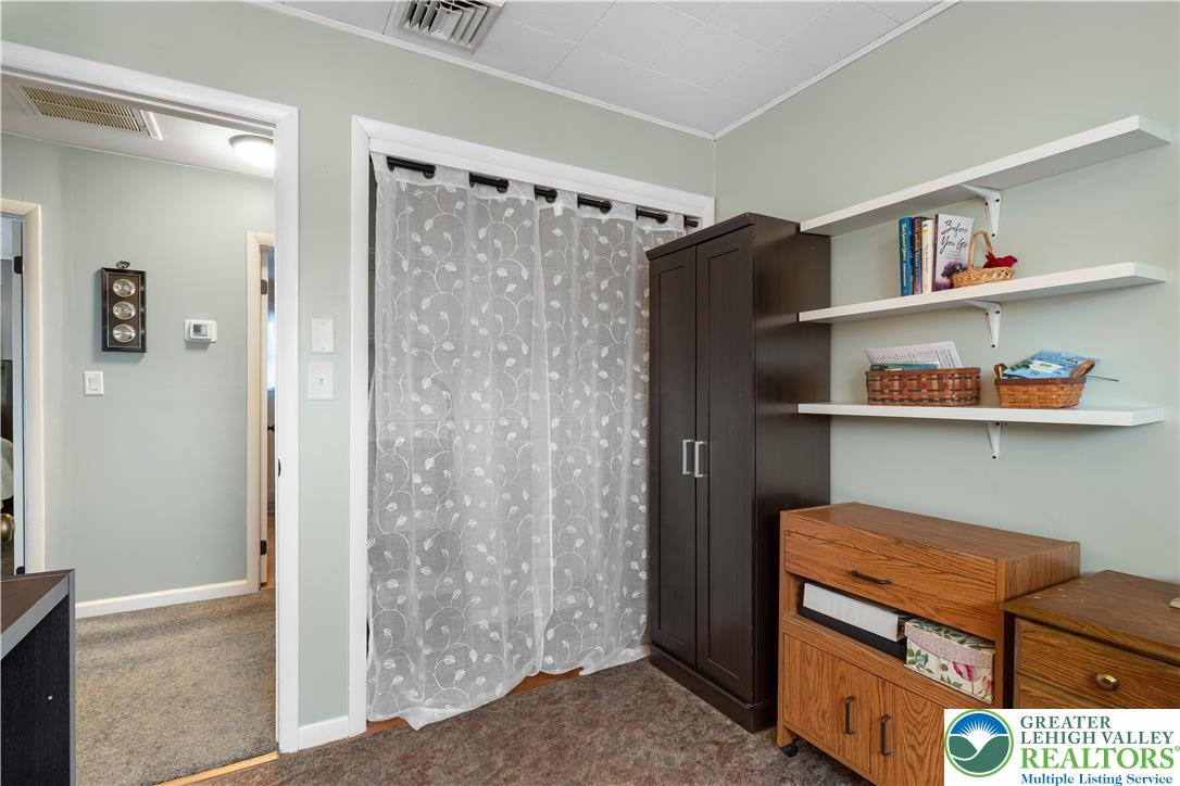 2610 Jacksonville Road Bethlehem, PA 18017 - Photo 26 of 58