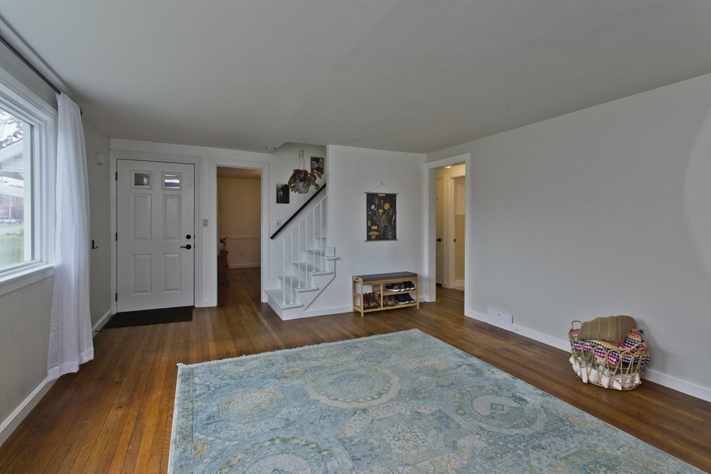 88 Porter Road East Longmeadow, MA 01028 - Photo 3 of 31 Gallery Image 3
