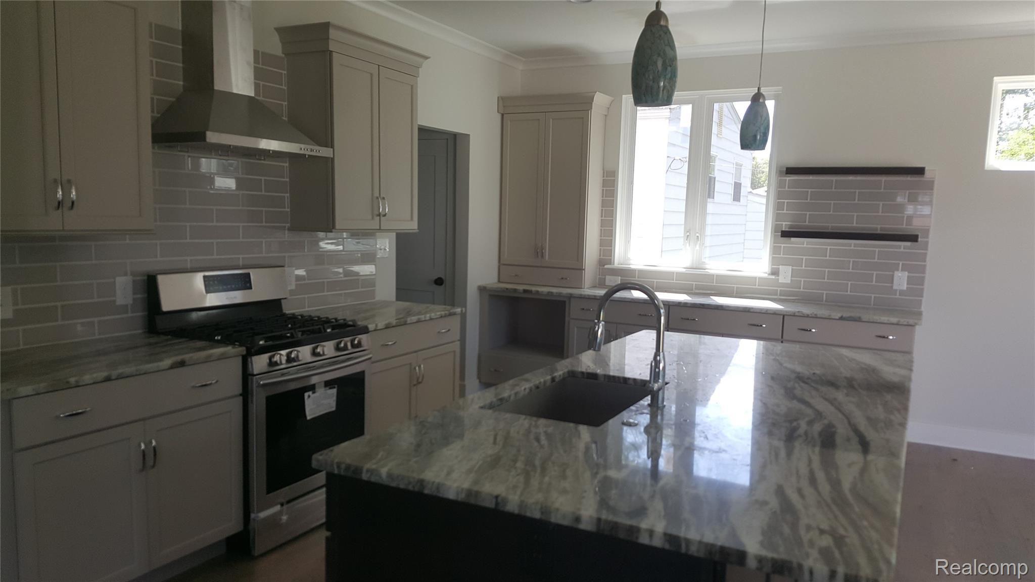 4115 Kent Road Royal Oak, MI 48073 - Photo 2 of 23 20190809_124956.jpg