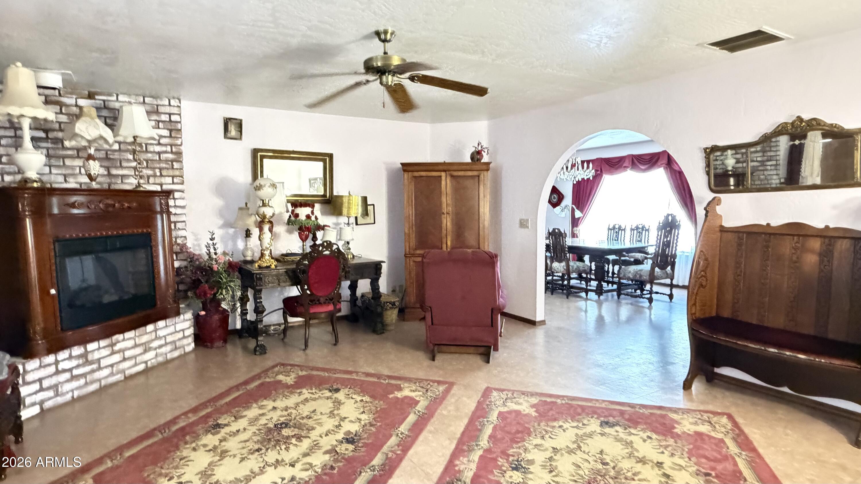 3765 East Montezuma Avenue Rimrock, AZ 86335 - Photo 21 of 31 Living room