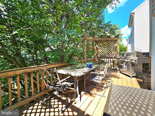 $750,000 | 6642 Patent Parish Lane, Alexandria, VA 22315