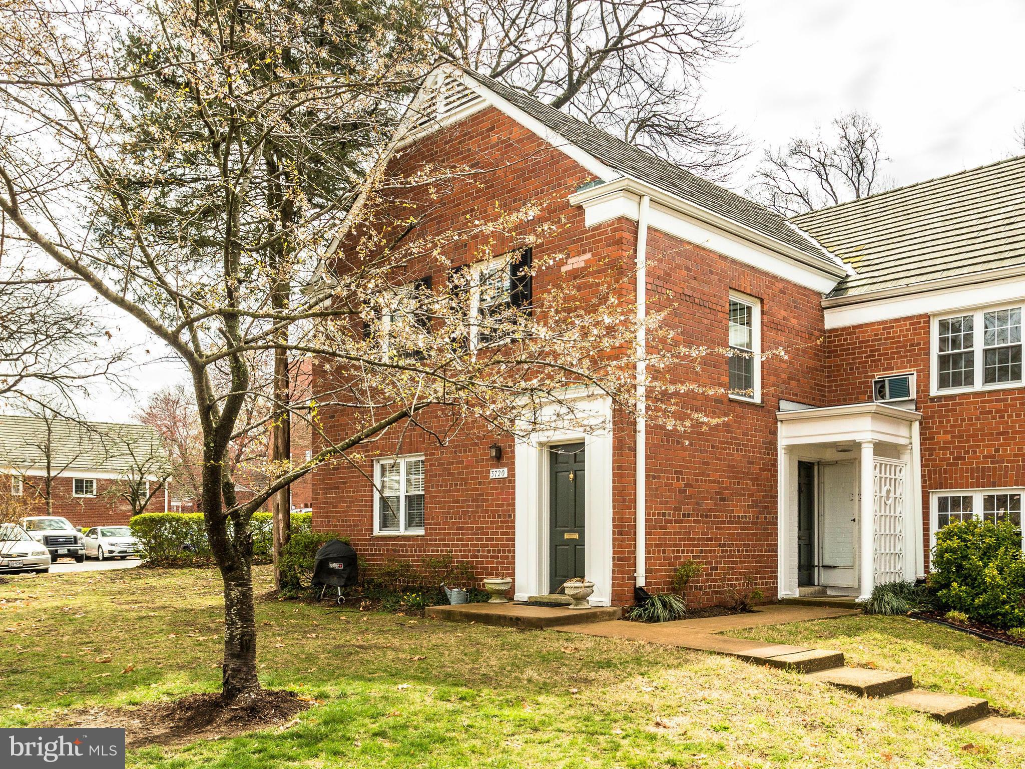 3720 Gunston Road, Unit 3720 Alexandria, VA 22302 - Photo 2 of 30 Exterior (Front)