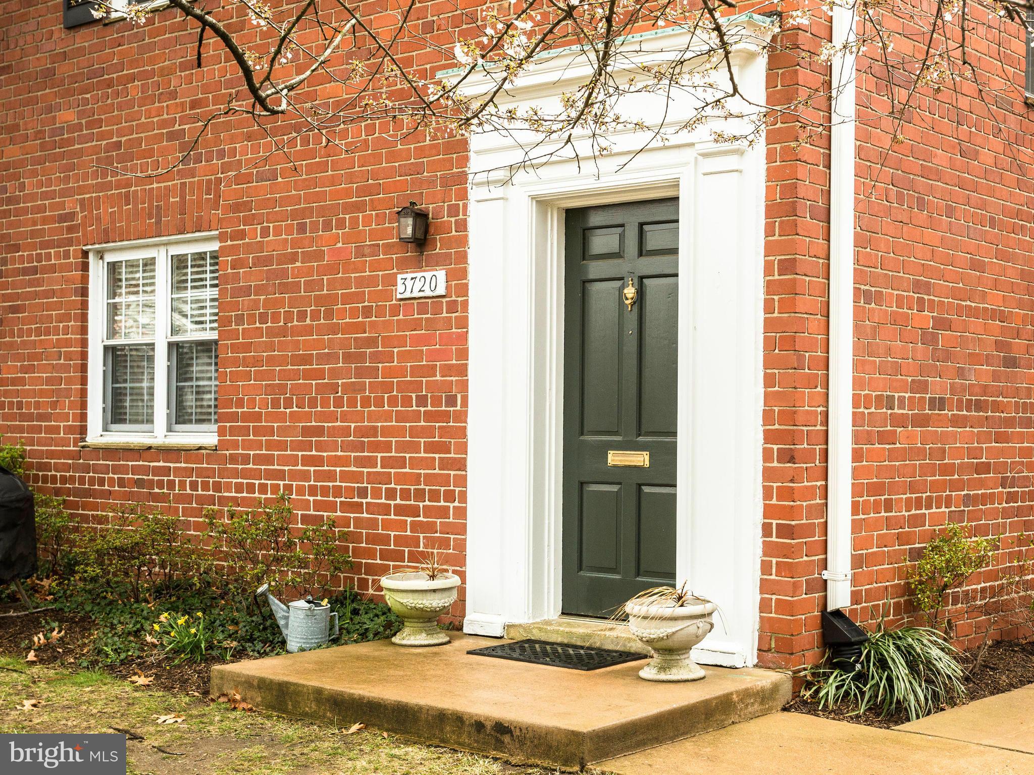 3720 Gunston Road, Unit 3720 Alexandria, VA 22302 - Photo 3 of 30 Exterior (Front)