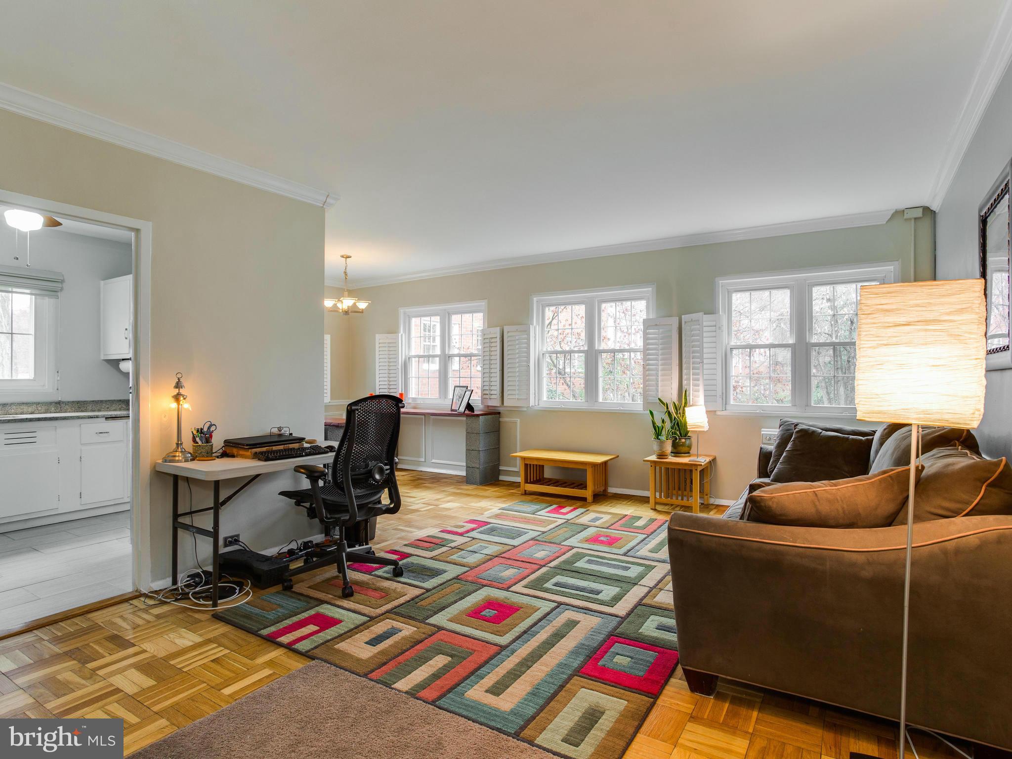 3720 Gunston Road, Unit 3720 Alexandria, VA 22302 - Photo 5 of 30 Living Room