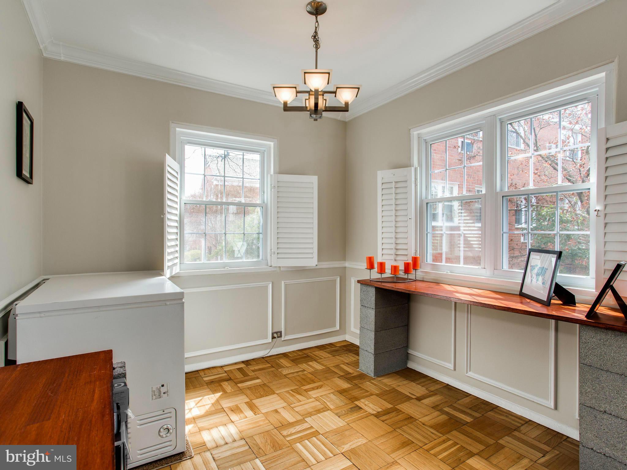 3720 Gunston Road, Unit 3720 Alexandria, VA 22302 - Photo 9 of 30 Dining Room