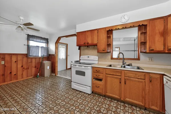$259,000 | 19 Pleasantview Avenue, Albany, NY 12203