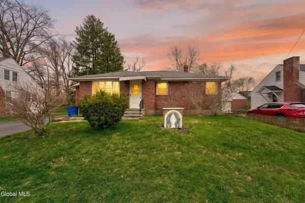 $259,000 | 19 Pleasantview Avenue, Albany, NY 12203