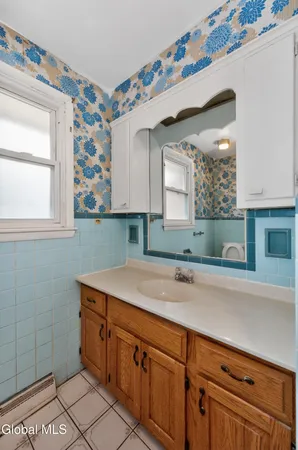 $259,000 | 19 Pleasantview Avenue, Albany, NY 12203