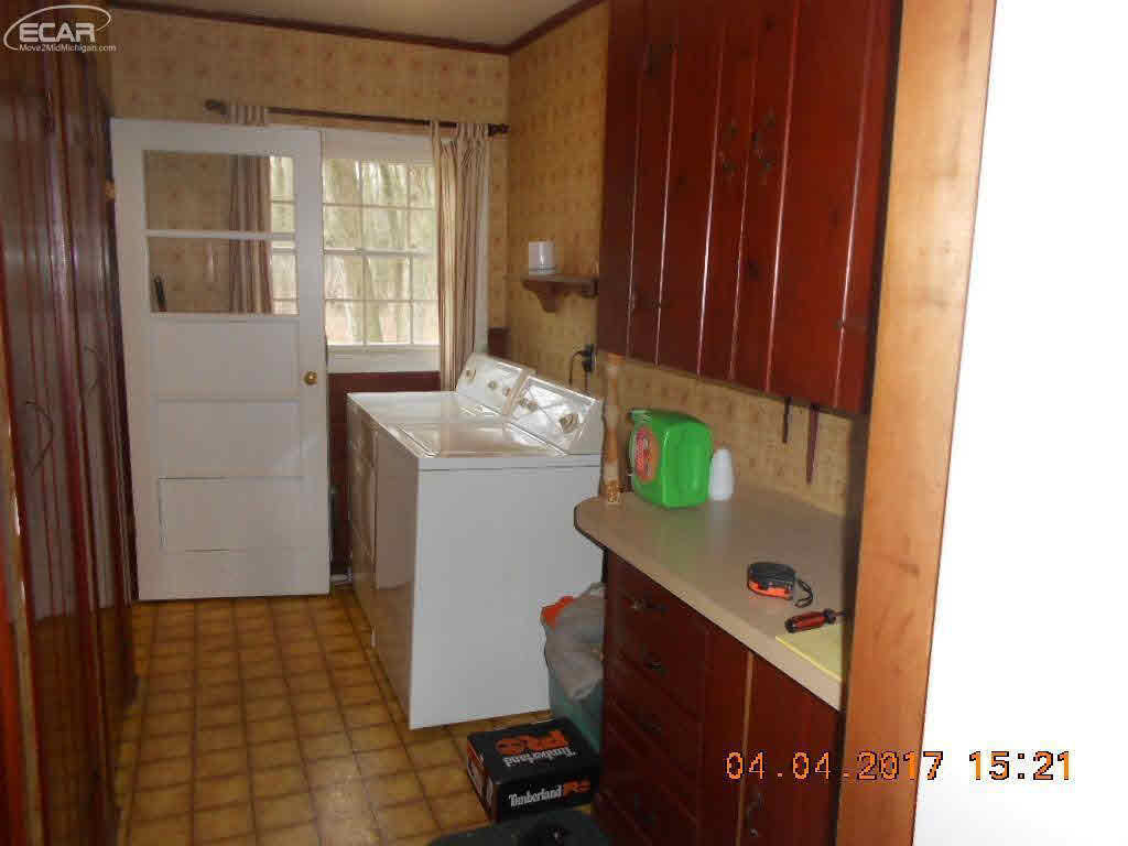 12184 Morrish Road Clio, MI 48420 - Photo 25 of 31 21279317-24.JPG