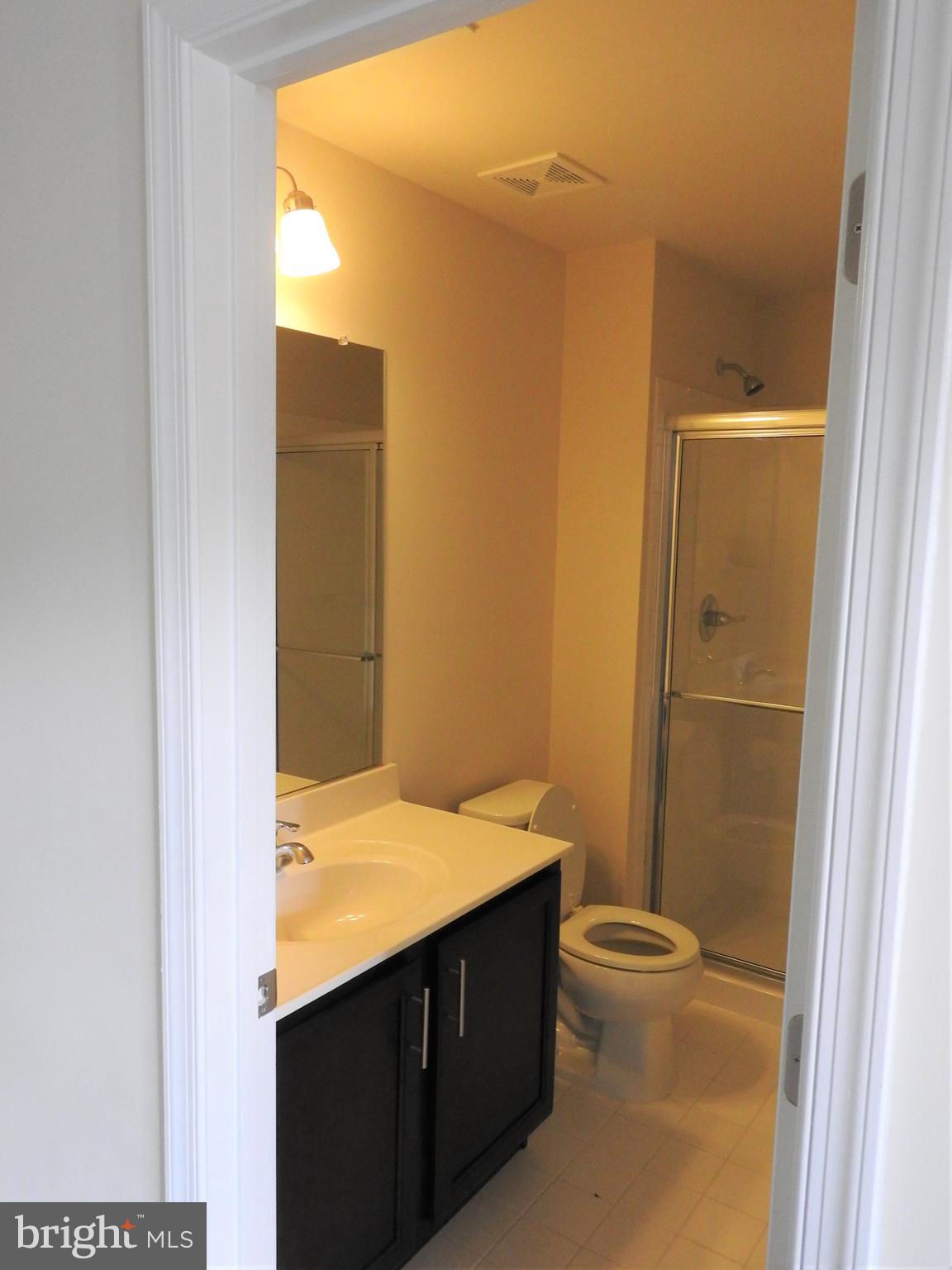 7863 Wormans Mill Road Frederick, MD 21701 - Photo 5 of 37 Main level full bath