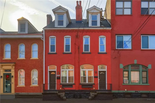 $2,150 | 2810 Sarah Street, Unit 2, Pittsburgh, PA 15203