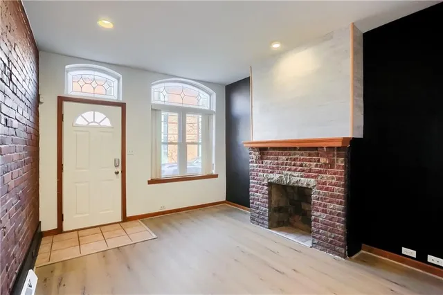 $2,150 | 2810 Sarah Street, Unit 2, Pittsburgh, PA 15203