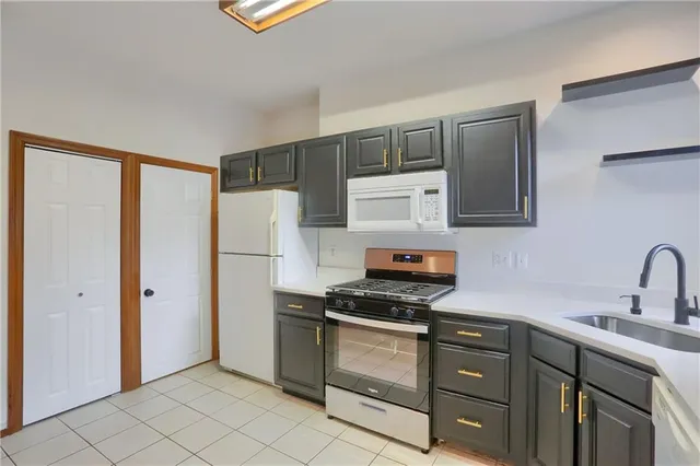 $2,150 | 2810 Sarah Street, Unit 2, Pittsburgh, PA 15203