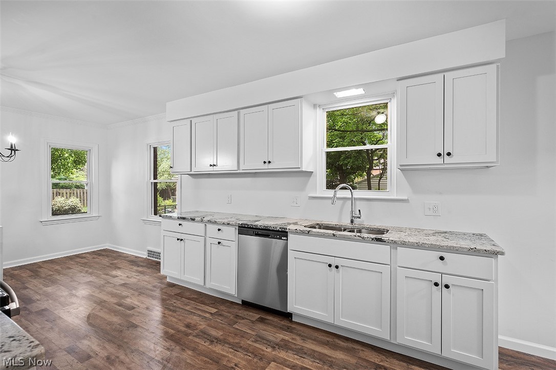 2392 Dysart Road Cleveland, OH 44118 - Photo 10 of 33 Gallery Image 10