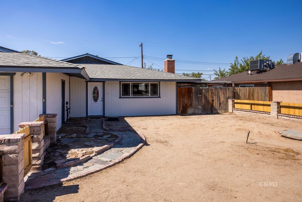 1200 West Benson Avenue Ridgecrest, CA 93555 - Photo 4 of 40 Gallery Image 4