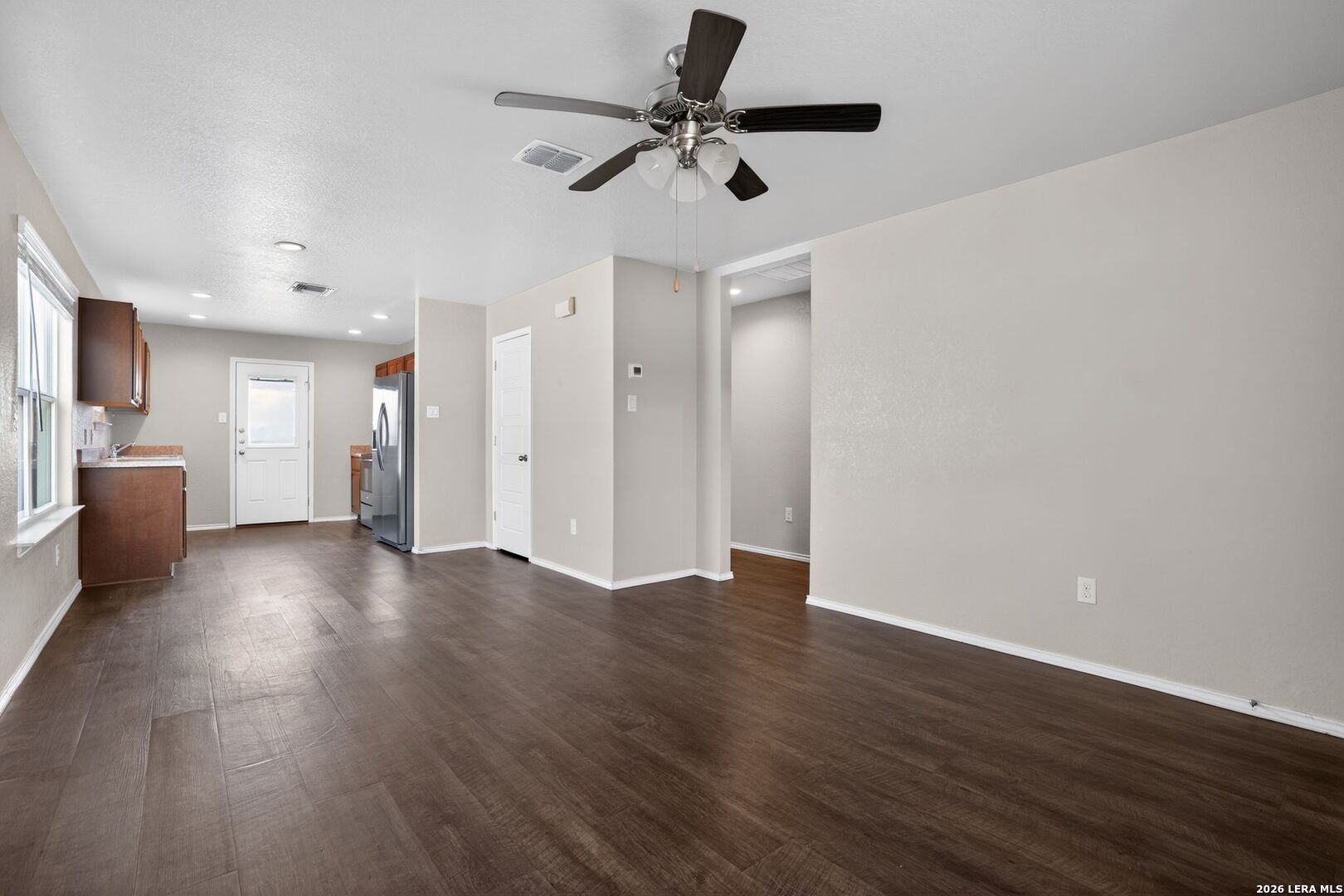 3818 Colemans Run Converse, TX 78109 - Photo 3 of 28