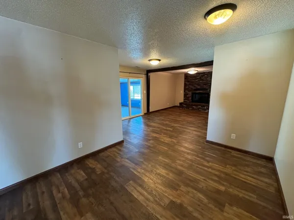 $2,325 | 10521 Bethel Road, Fort Wayne, IN 46818