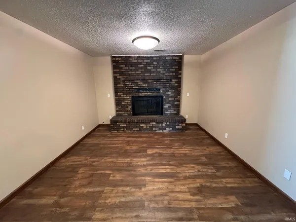 $2,325 | 10521 Bethel Road, Fort Wayne, IN 46818