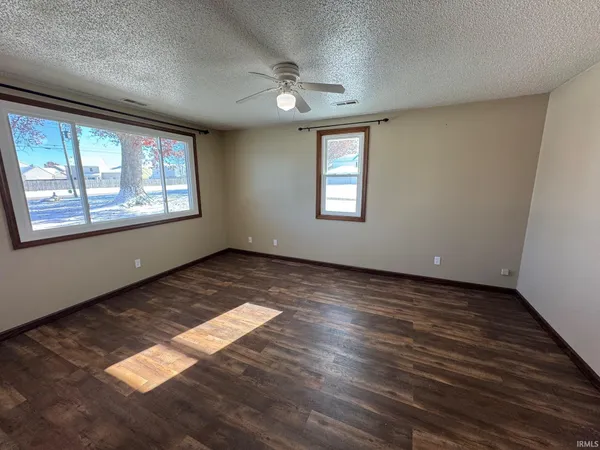 $2,325 | 10521 Bethel Road, Fort Wayne, IN 46818