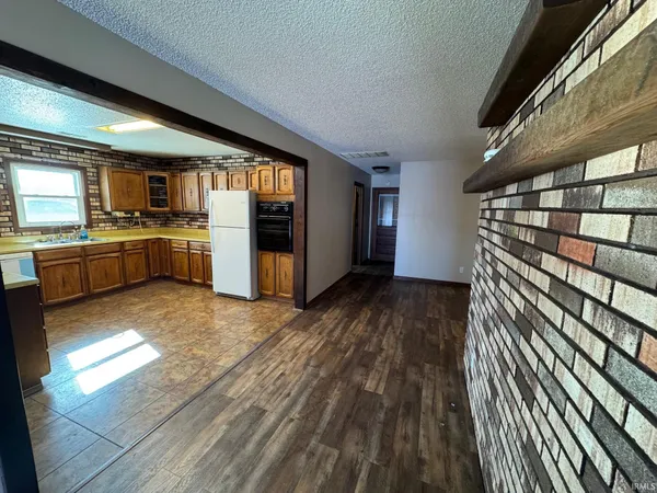 $2,325 | 10521 Bethel Road, Fort Wayne, IN 46818