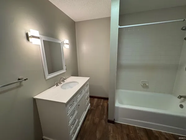 $2,325 | 10521 Bethel Road, Fort Wayne, IN 46818