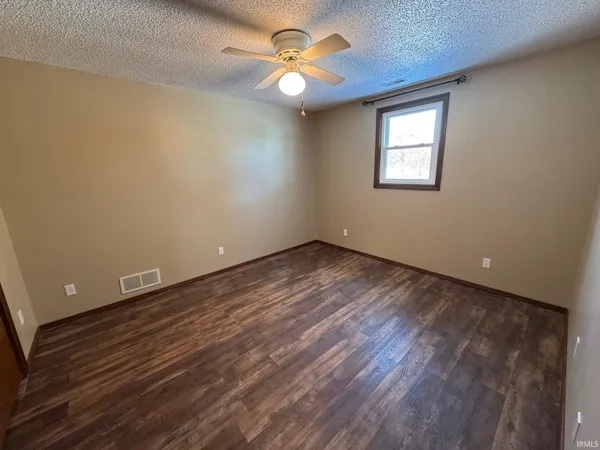 $2,325 | 10521 Bethel Road, Fort Wayne, IN 46818