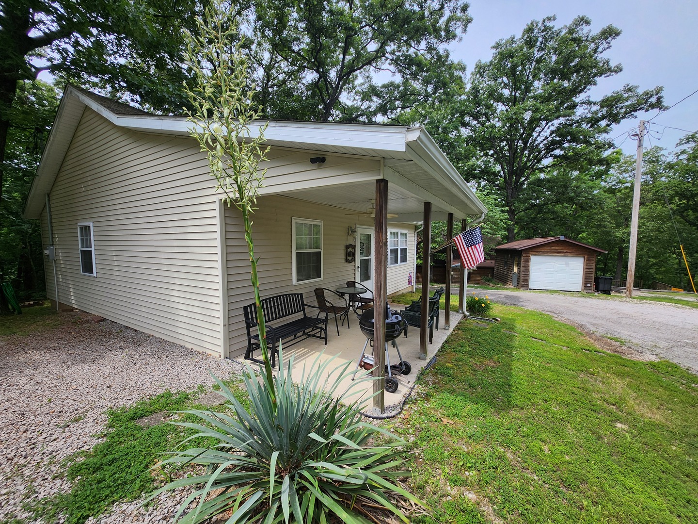 4312 West Lake Road Pinckneyville, IL 62274 - Photo 2 of 18