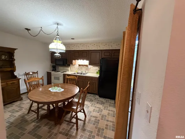 $149,900 | 420 North 9th Street, Benton, IL 62812