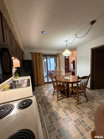 $149,900 | 420 North 9th Street, Benton, IL 62812